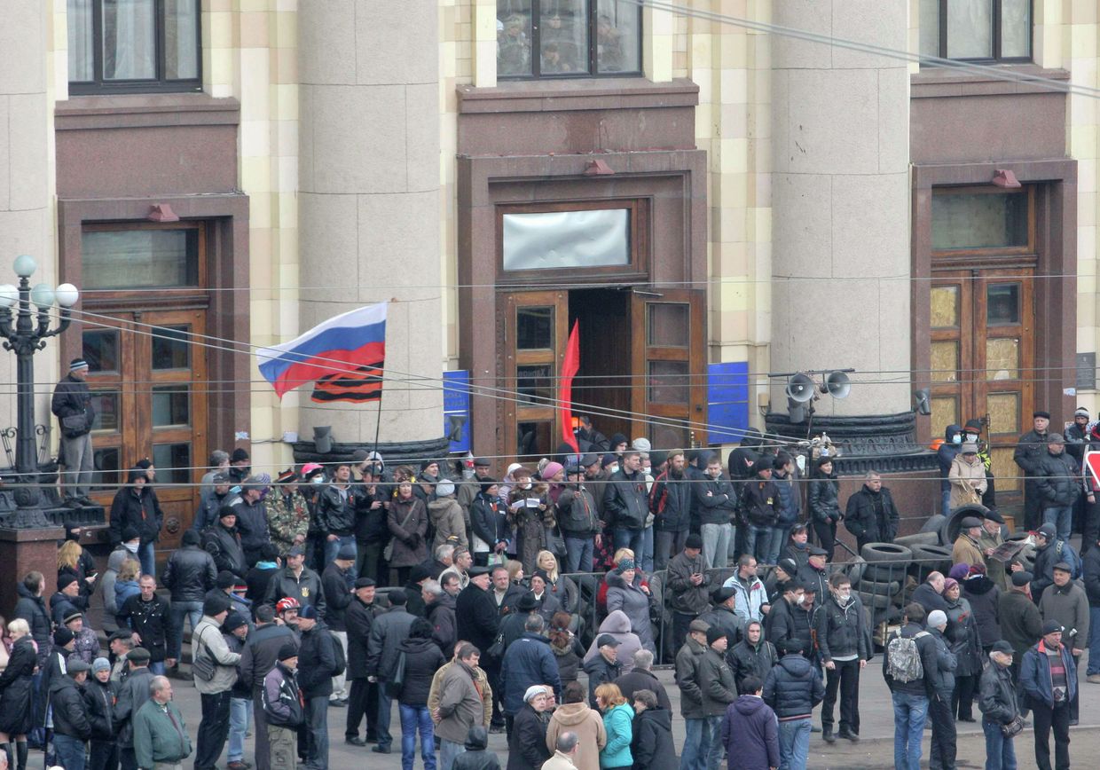 Seizure of Government Buildings in Eastern Ukraine – 04/06/2014
