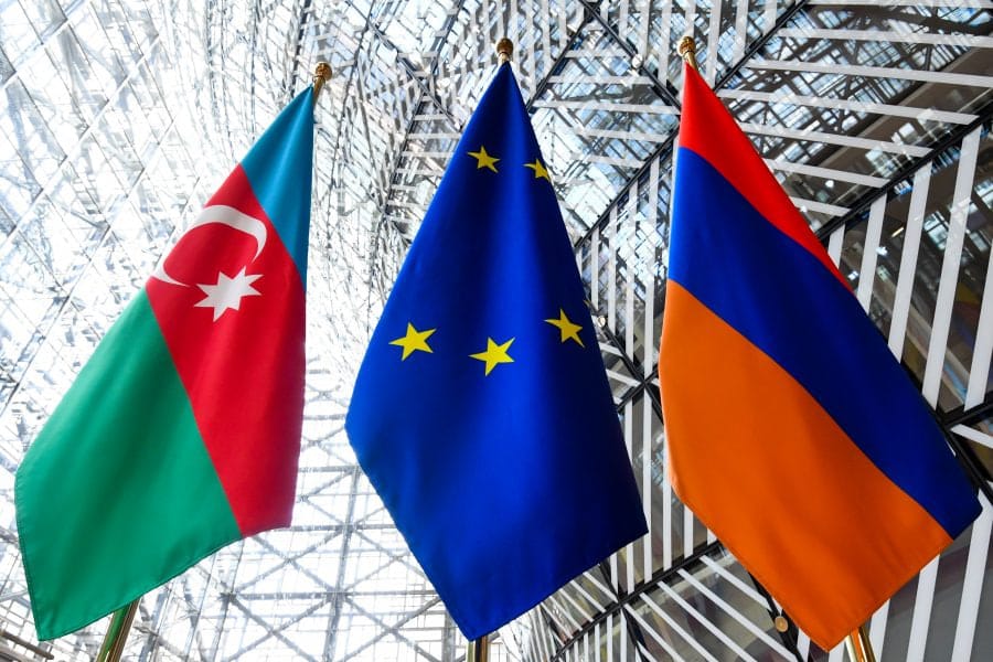 Урсула всех помирит. Глава Еврокомиссии едет на Кавказ